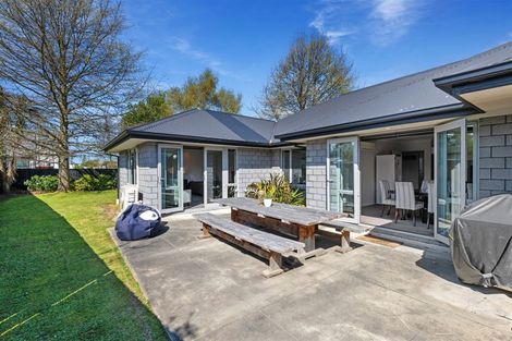 Photo of property in 18 Bateman Avenue, Bryndwr, Christchurch, 8053