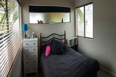 Photo of property in 2/224 Forrest Hill Road, Forrest Hill, Auckland, 0620