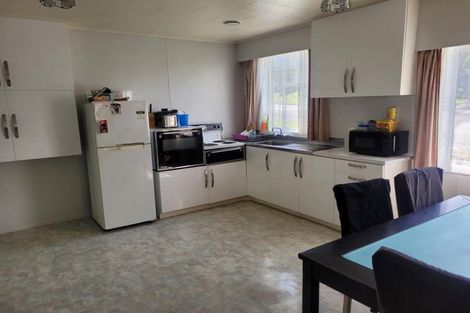 Photo of property in 102 Awanui Street, Merrilands, New Plymouth, 4312