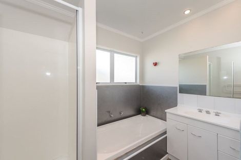 Photo of property in 107 Oakfield Crescent, Pukete, Hamilton, 3200