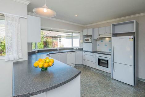 Photo of property in 6 Cranbrook Grove, Waikanae, 5036
