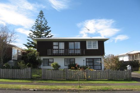 Photo of property in 41 Megan Avenue, Pakuranga Heights, Auckland, 2010