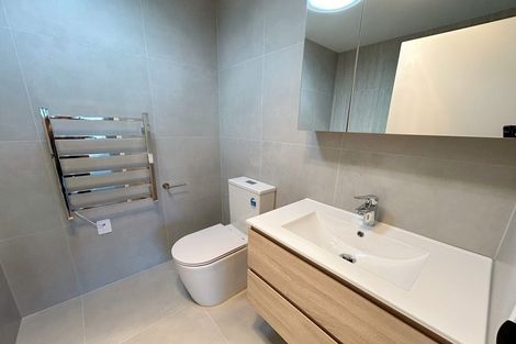 Photo of property in 2/1 Egremont Street, Belmont, Auckland, 0622