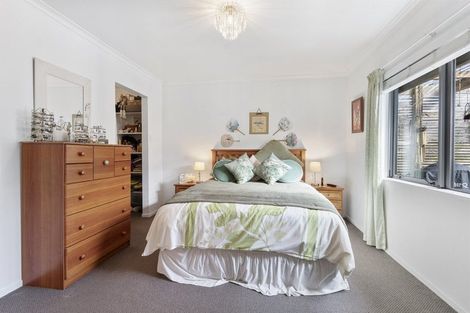 Photo of property in 13 Tararua Crescent, Carterton, 5713