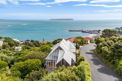 Photo of property in 1 Roys Road, Plimmerton, Porirua, 5026