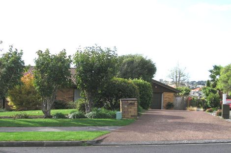 Photo of property in 2/8 Simmental Crescent, Somerville, Auckland, 2014