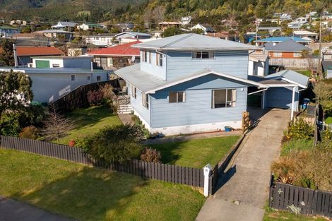 Photo of property in 75a Hampden Street, Picton, 7220