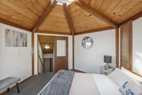 Photo of property in 11 Aquarius Drive, Kawaha Point, Rotorua, 3010