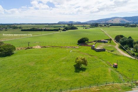 Photo of property in 81 Hautere Cross Road, Te Horo, Otaki, 5582