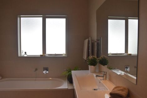 Photo of property in 85 Laurel Oak Drive, Schnapper Rock, Auckland, 0632