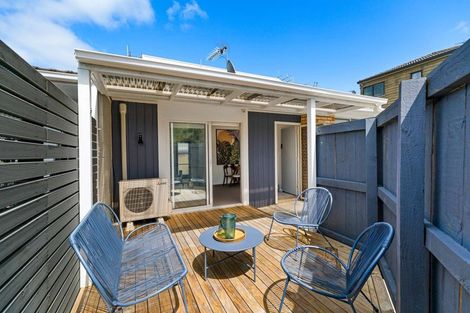 Photo of property in 1/252 Meola Road, Point Chevalier, Auckland, 1022