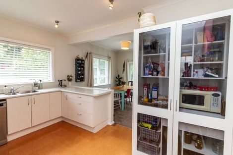 Photo of property in 33 Pinehaven Road, Pinehaven, Upper Hutt, 5019