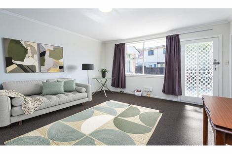 Photo of property in 2/25 Whitmore Street, Edgeware, Christchurch, 8013