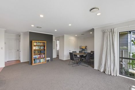 Photo of property in 5 Rotokare Crescent, Whalers Gate, New Plymouth, 4310