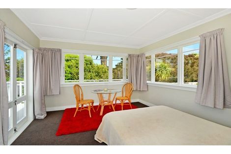 Photo of property in 328 Glenfield Road, Glenfield, Auckland, 0629