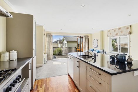 Photo of property in 85 Grant Road, Thorndon, Wellington, 6011