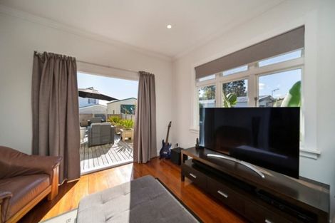 Photo of property in 10 Wicksteed Street, Vogeltown, New Plymouth, 4310