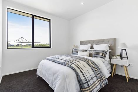 Photo of property in 5 Codlin Road, Waiuku, 2683