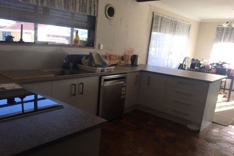 Photo of property in 61 Denise Crescent, Hornby, Christchurch, 8042