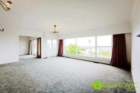 Photo of property in 520 Glenfield Road, Glenfield, Auckland, 0629