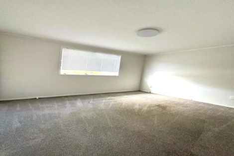 Photo of property in 104 Kemp Road, Massey, Auckland, 0614