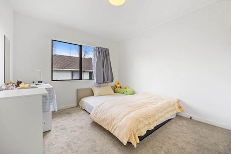 Photo of property in 2/10 Ennis Avenue, Pakuranga Heights, Auckland, 2010