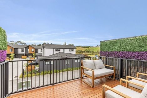 Photo of property in 12 Parenga Lane, Kumeu, 0810