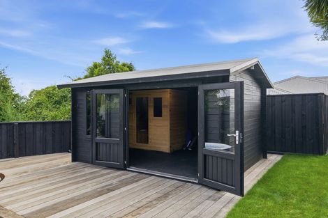 Photo of property in 5b Madeley Road, Mount Pleasant, Christchurch, 8081