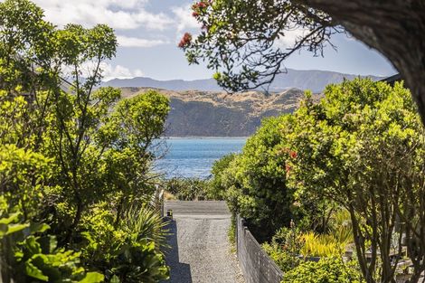 Photo of property in 126a Breaker Bay Road, Breaker Bay, Wellington, 6022