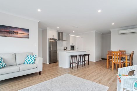 Photo of property in 77 Bert Wall Drive, Omokoroa, 3114