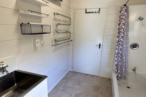 Photo of property in 104 Winara Avenue, Waikanae, 5036