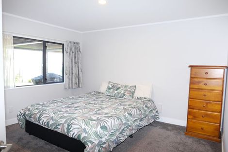 Photo of property in 68 Guildford Drive, Paraparaumu, 5032