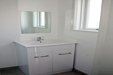 Photo of property in 1/3 Fentham Road, Hauraki, Auckland, 0622