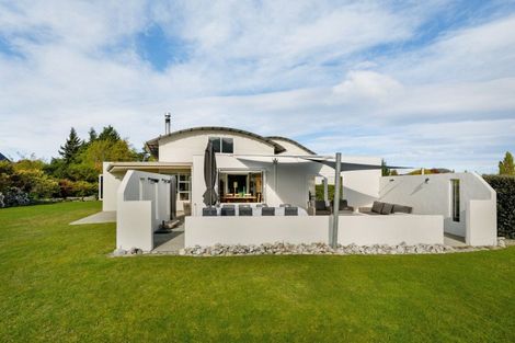 Photo of property in 302 Beacon Point Road, Wanaka, 9305