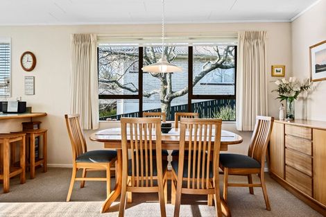 Photo of property in 11 Cargill Place, Frankleigh Park, New Plymouth, 4310