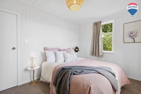 Photo of property in 21 Thomson Grove, Stokes Valley, Lower Hutt, 5019