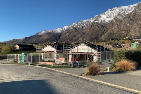 Photo of property in 16 Kinross Lane, Jacks Point, Queenstown, 9371