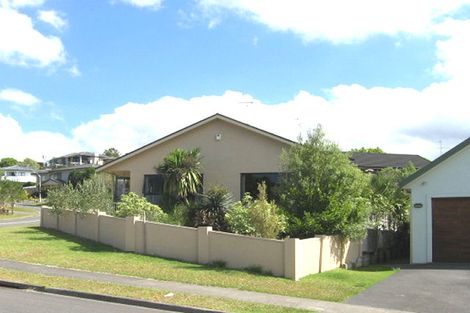 Photo of property in 5a Ballini Rise, West Harbour, Auckland, 0618