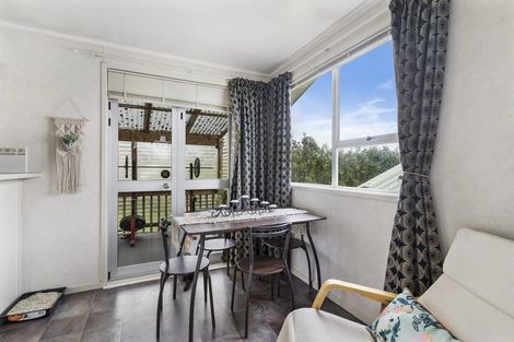 Photo of property in 17 Roick Parade, Glen Eden, Auckland, 0602