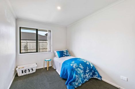 Photo of property in 37 Rainey Crescent, Papamoa Beach, Papamoa, 3118