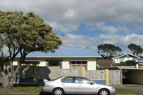 Photo of property in 6 Mclean Street, Strandon, New Plymouth, 4312