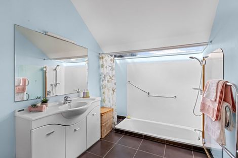 Photo of property in 30 Langton Road, Stanmore Bay, Whangaparaoa, 0932