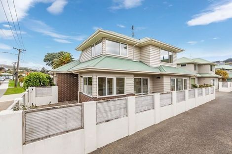 Photo of property in 53 Oxford Street, Tawa, Wellington, 5028