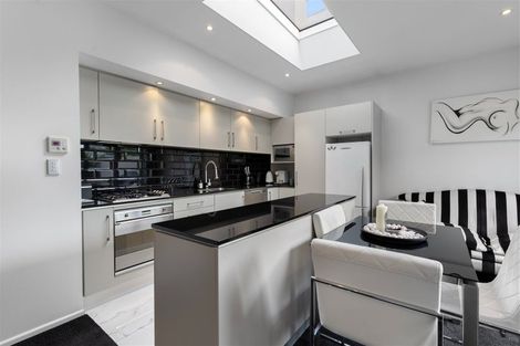 Photo of property in 28 Rhodes Street, Merivale, Christchurch, 8014