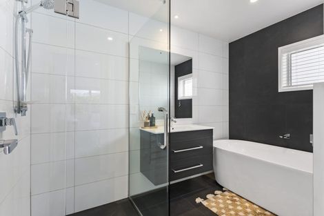 Photo of property in 2 Lancewood Lane, Kaukapakapa, Helensville, 0875