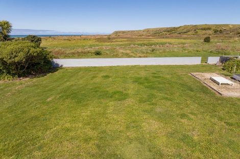 Photo of property in 3 Harapaki Road, Riversdale Beach, Masterton, 5872