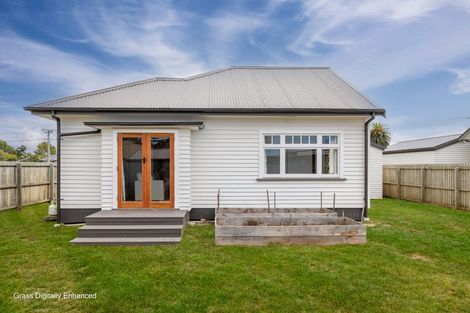 Photo of property in 13 Cuffs Road, Wainoni, Christchurch, 8061