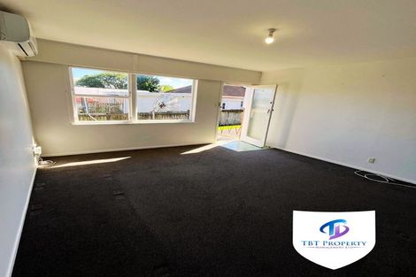 Photo of property in 2/16 Blacklock Avenue, Henderson, Auckland, 0612