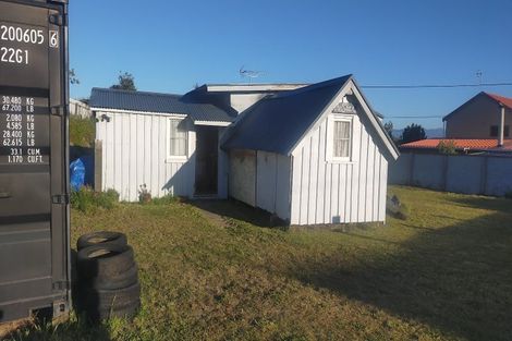 Photo of property in 1 Dustin Street, Foxton Beach, Foxton, 4815