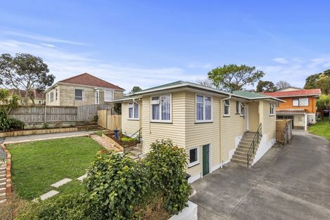 Photo of property in 12 Whitmore Road, Mount Roskill, Auckland, 1041